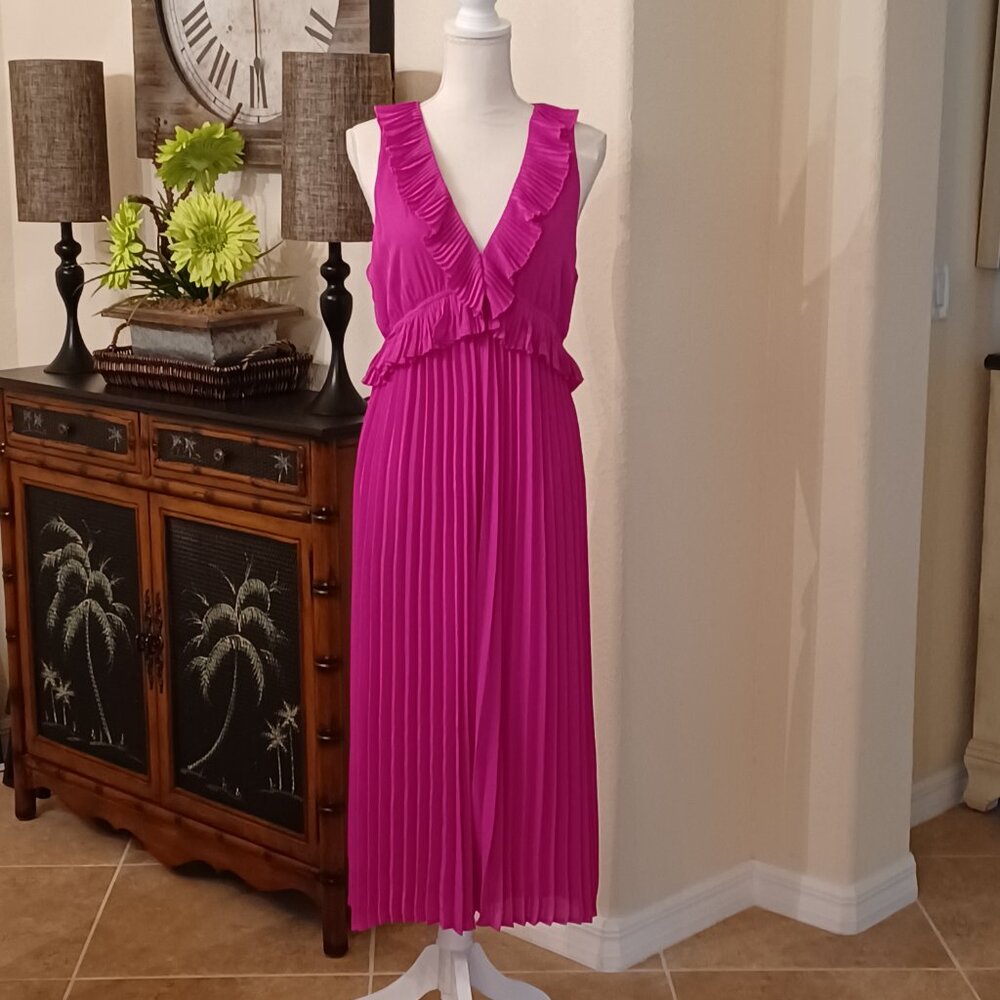 NEW! TCEC Magenta Pleated Ruffle V-Neck Dress Size Large